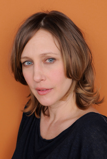 Vera Farmiga - Poster / Capa / Cartaz - Oficial 9