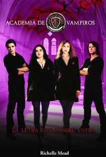 Academia de Vampiros: O Beijo das Sombras - Poster / Capa / Cartaz - Oficial 18