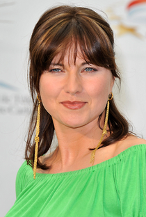 Lucy Lawless - Poster / Capa / Cartaz - Oficial 3