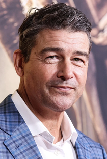 Kyle Chandler - Poster 1