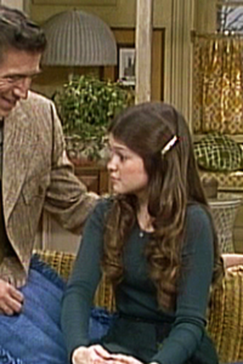 Poster de Episódio Dad Comes Back (Part 1) (1976)