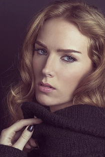 Charlotte Kirk (I) - Poster 1