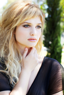 Alison Sudol - Poster 1