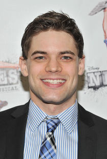 Jeremy Jordan (IV) - Poster 1