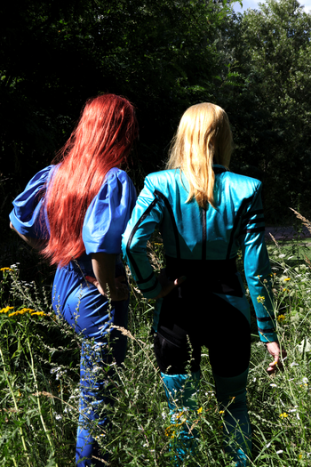  de Curta Shaking The Habitual (2013)