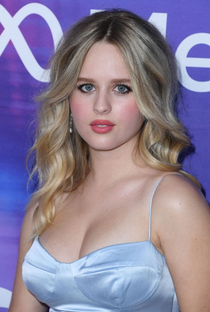 Lulu Wilson (V) - Poster 1