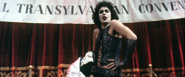 Após a morte de Tim Curry, relembre os filmes que marcaram sua carreira