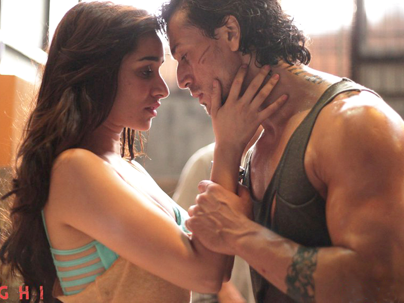 Foto 37 de ‎Baaghi‬