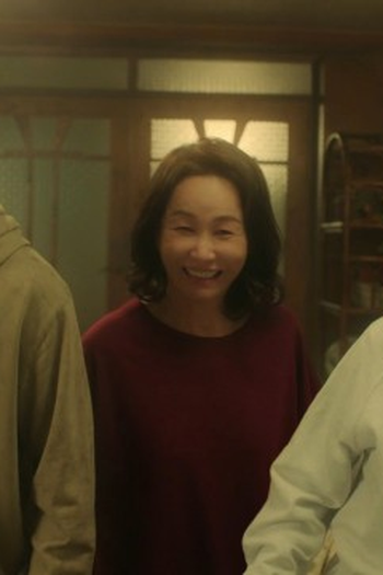 Poster de Episódio 법이 아닌 돈으로 (2023)