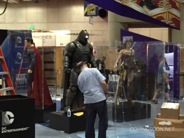 DC Entertainment leva a “bat-armadura” para San Diego Comic-Con