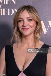 Abby Elliott - Poster 1