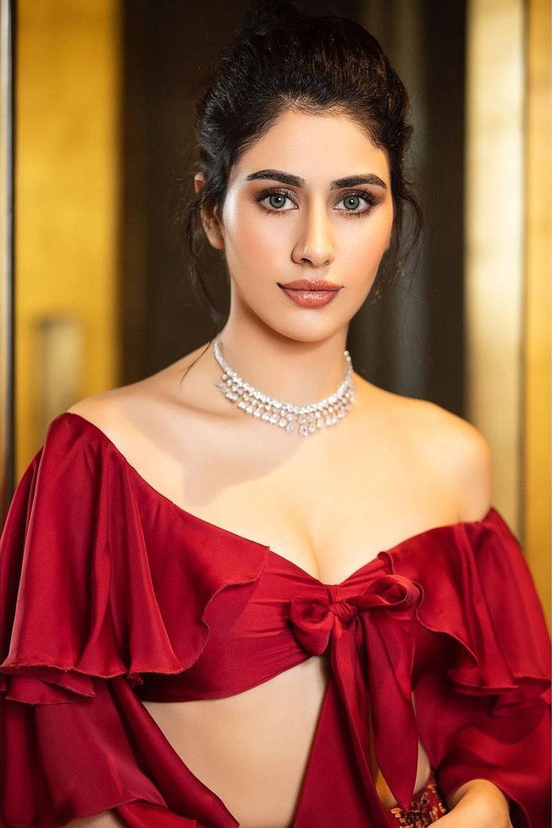 Hema Sharma (III) - Foto 1