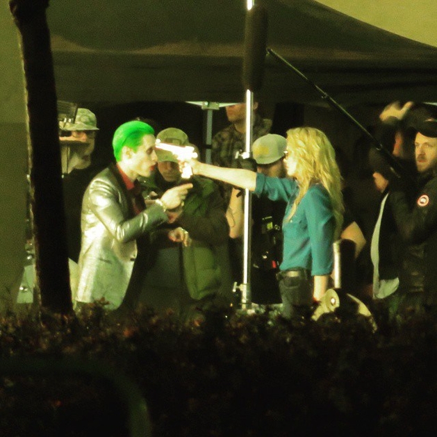 Esquadrão Suicida: fotos de bastidores mostram Jared Leto como Coringa