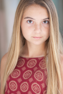 Elizabeth Castillo - Poster 1