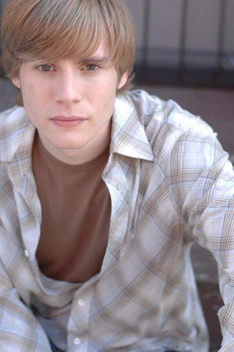 Zachary Booth - Foto 3