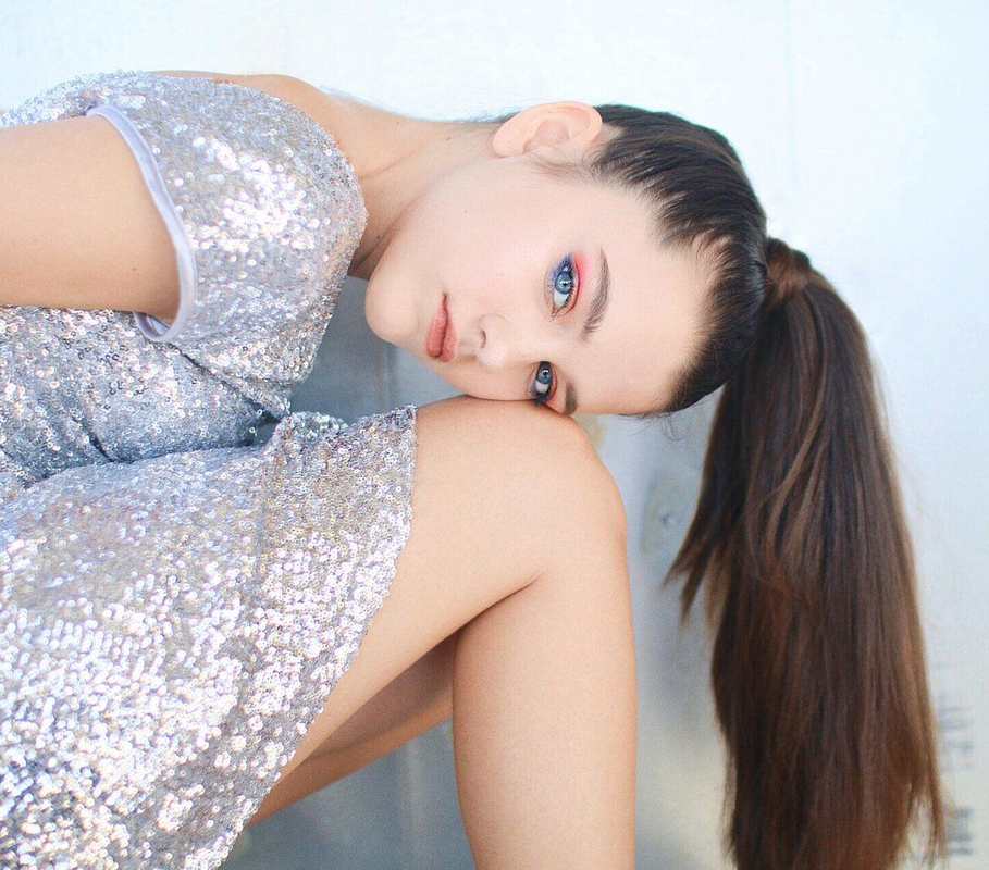 Chloe East - Foto 10