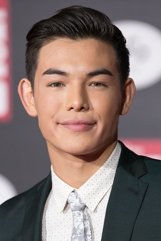 Ryan Potter | Filmow