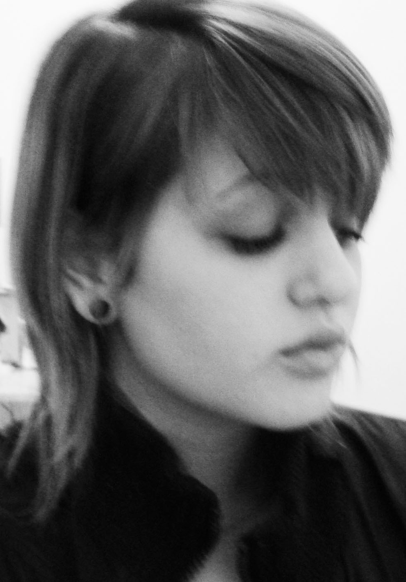 Priscila Carlon - Foto 1