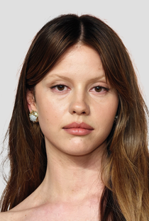 Mia Goth - Poster 1