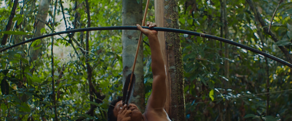 A Última Floresta, dirigido por Luiz Bolognesi, estreia no Brasil no É Tudo Verdade