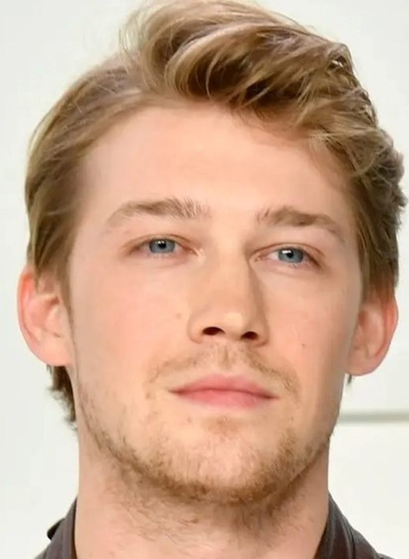 Joe Alwyn - Foto 1