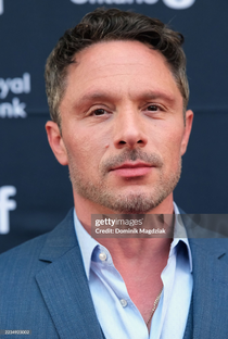 Nic Pizzolatto - Poster 1