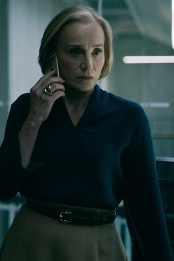 Poster de Episódio Visiting Hours (2022)