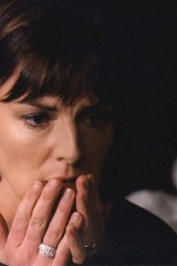 Poster de Episódio Shadows Rising (2) (2002)