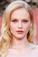 Emma Laird (II)