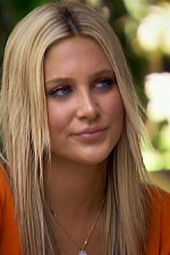 Poster de Episódio Loves Me Not (2010)