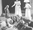 Enfants annamites ramassant des sapèques devant la Pagode des Dames