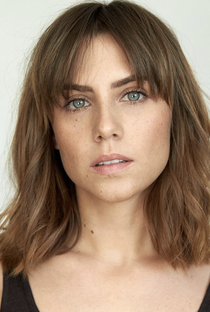 Aura Garrido - Poster 1