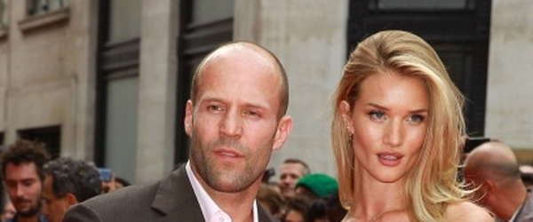 Jason Statham quer retonar e Arnold Schwarzenegger tentando convencer Stallone a prosseguir com o quarto filme de Os Mercenários