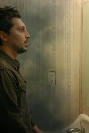Poster de Episódio Full Upright and Locked Position (2022)