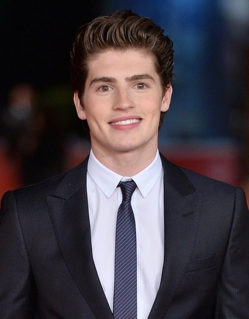 Gregg Sulkin - Foto 15