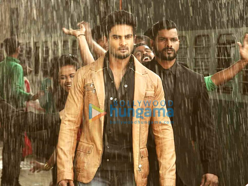 Foto 1 de ‎Baaghi‬