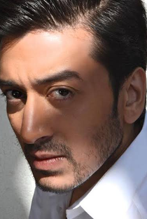 Mashhoor Amrohi - Poster 1