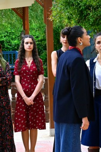 Poster de Episódio 32. Bölüm (2026)