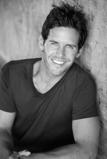 Chris McLaughlin - Poster / Capa / Cartaz - Oficial 1