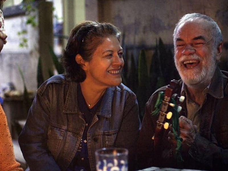 Foto 1 de Pela Janela