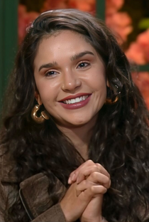 Gizelly Bicalho - Poster 1