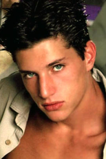 Simon Rex