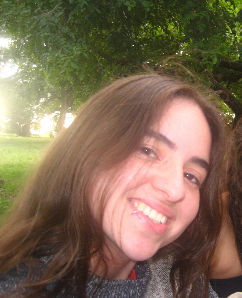 Carla Almeida - Foto 1