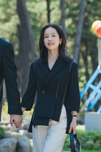 Poster de Episódio 저 퇴근했어요 (2025)