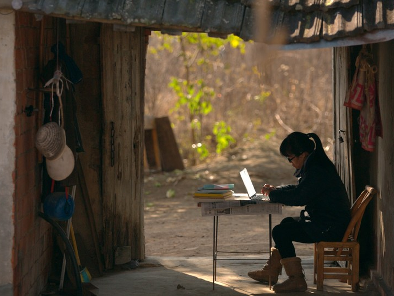 Foto 1 de Still Tomorrow