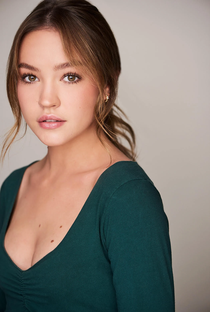 Sadie Stanley - Poster 2