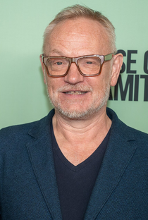Jared Harris (I) - Poster 1