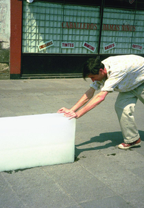 Às vezes fazer alguma coisa não leva à nada (Algunas veces el hacer algo no lleva a nada)