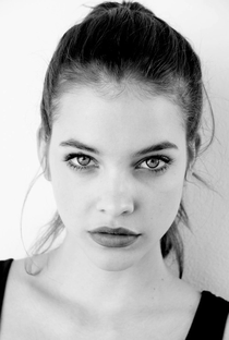 Barbara Palvin - Poster / Capa / Cartaz - Oficial 3