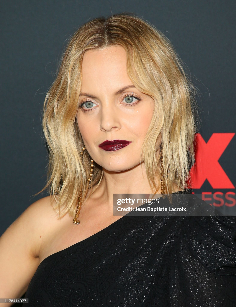 Mena Suvari - Foto 8